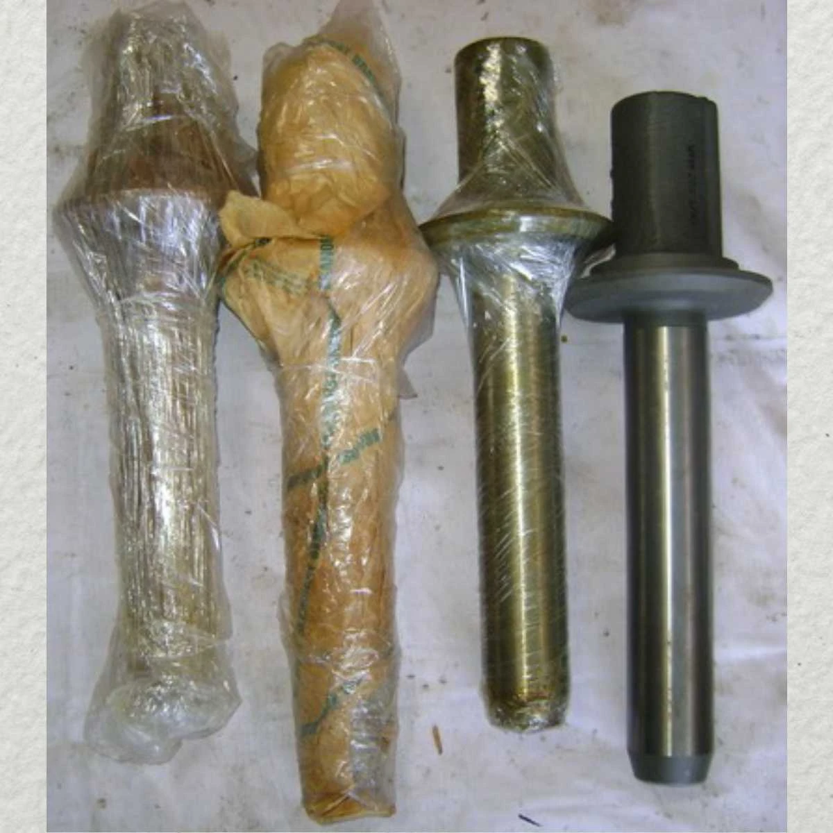 EXHAUST VALVE GUIDE MAK MAIN ENGINE SPARES 