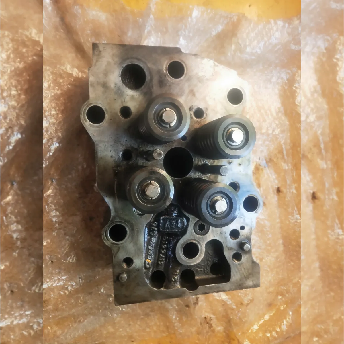 CYLINDER HEAD CUMMINS MAIN ENGINE SPARES 3811985
