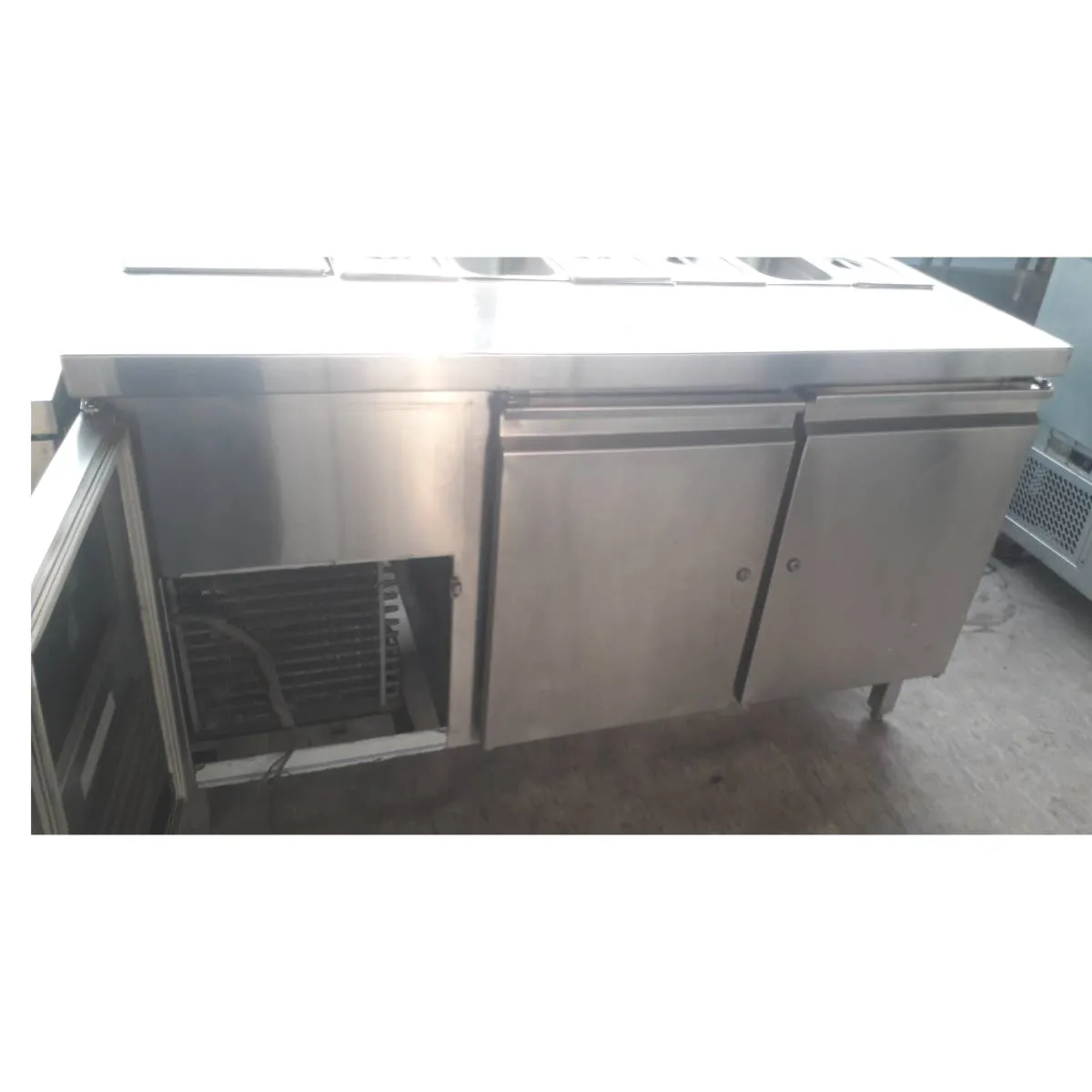 RECTANGULAR PIZZA MAKELINE  ACCOMMODATION 