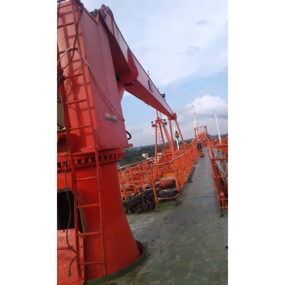 PROVISION CRANE  DECK EQUIPMENT 