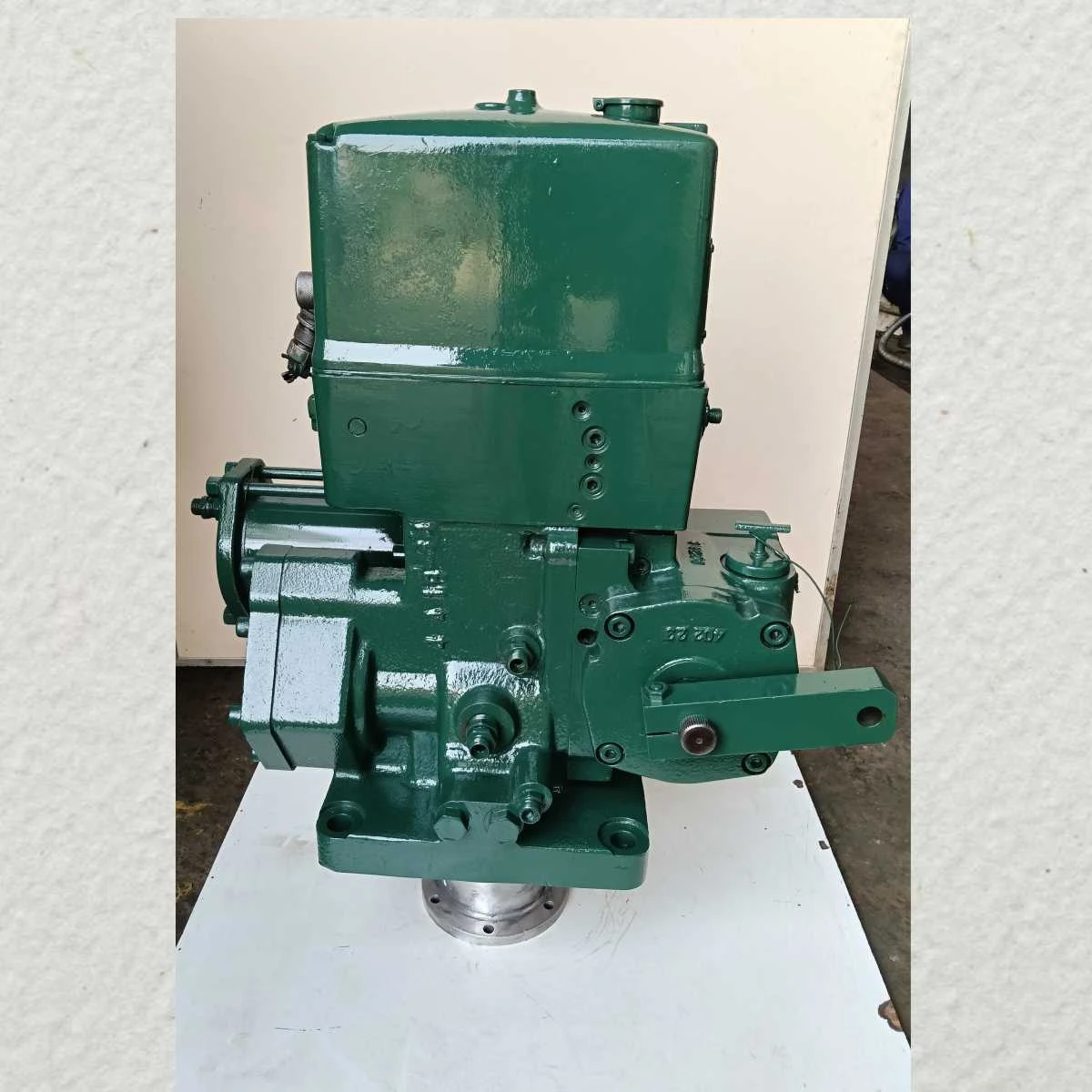 GOVERNOR WOODWARD MAIN ENGINE SPARES 8573-585 JN