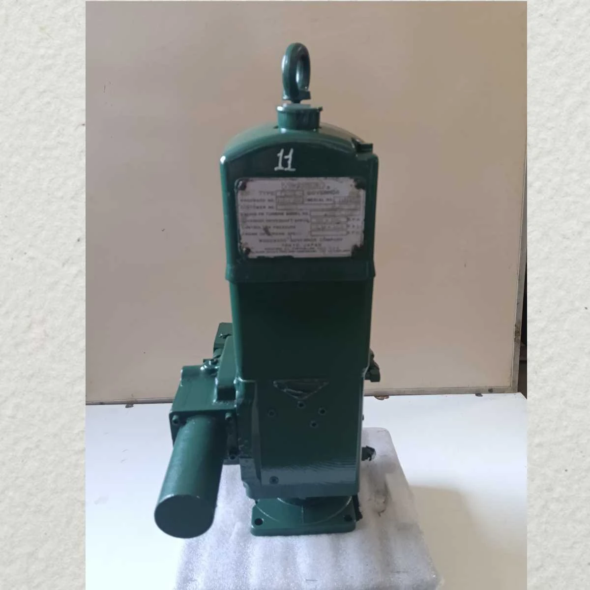 GOVERNOR WOODWARD AUXILIARY MACHINERY C8553 060