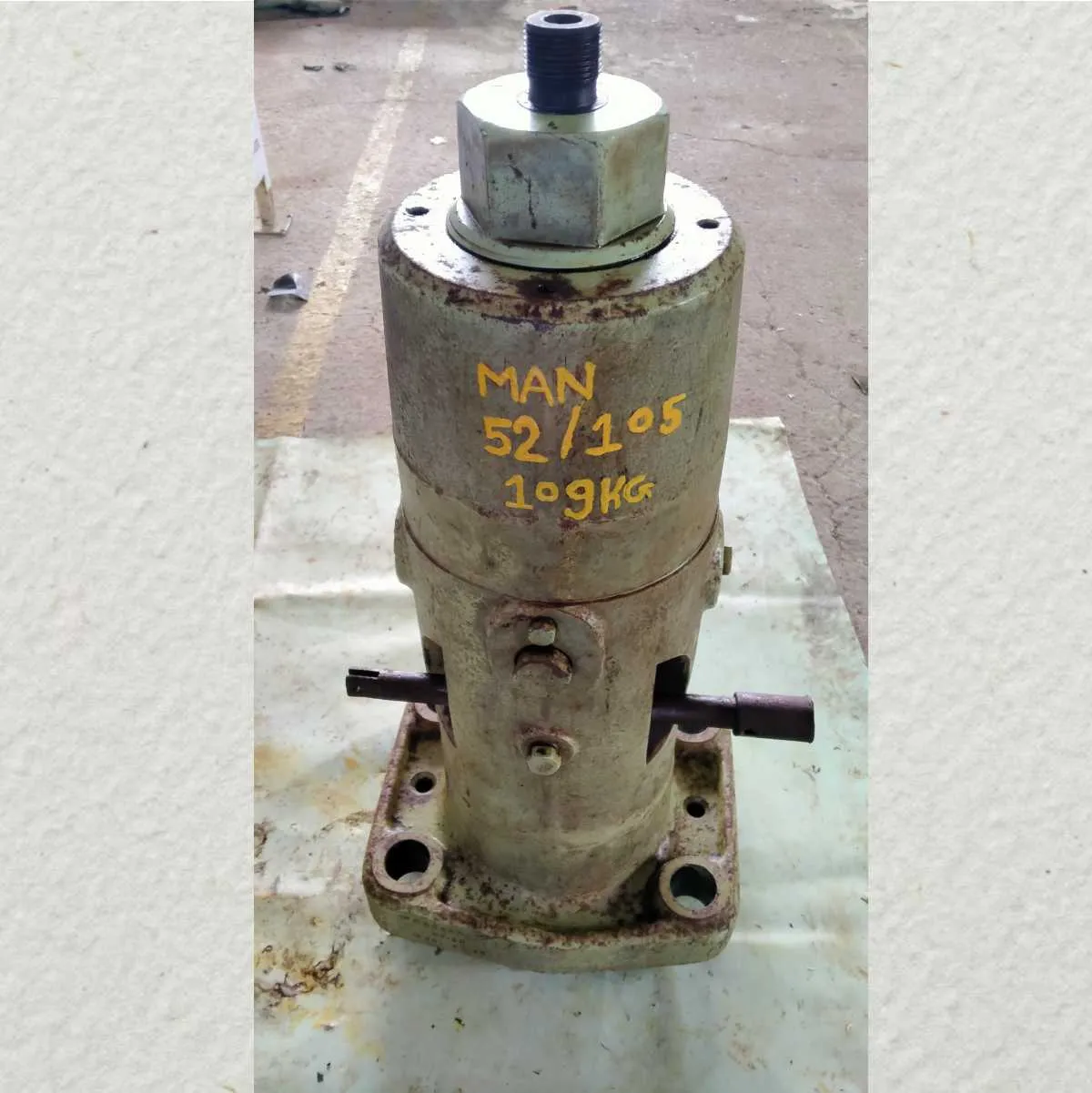 FUEL PUMP MAN MAIN ENGINE SPARES 
