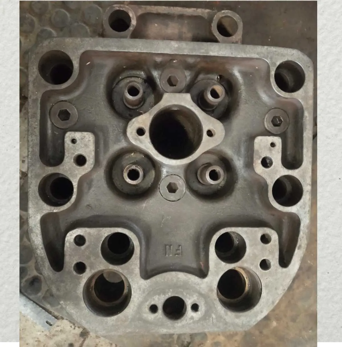 CYLINDER HEAD PIELSTICK AUXILIARY SPARES 